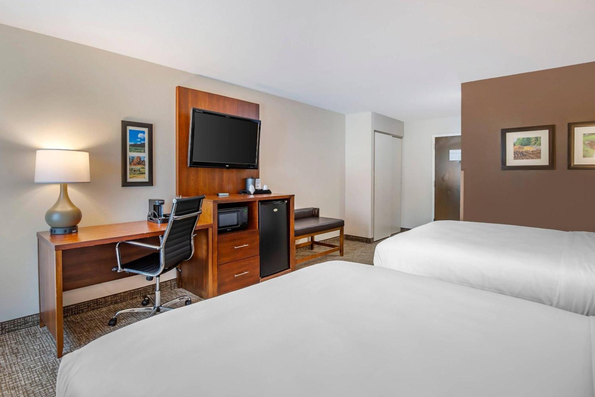 Queen Room with Two Queen Beds - Non-Smoking/Interior Corridor